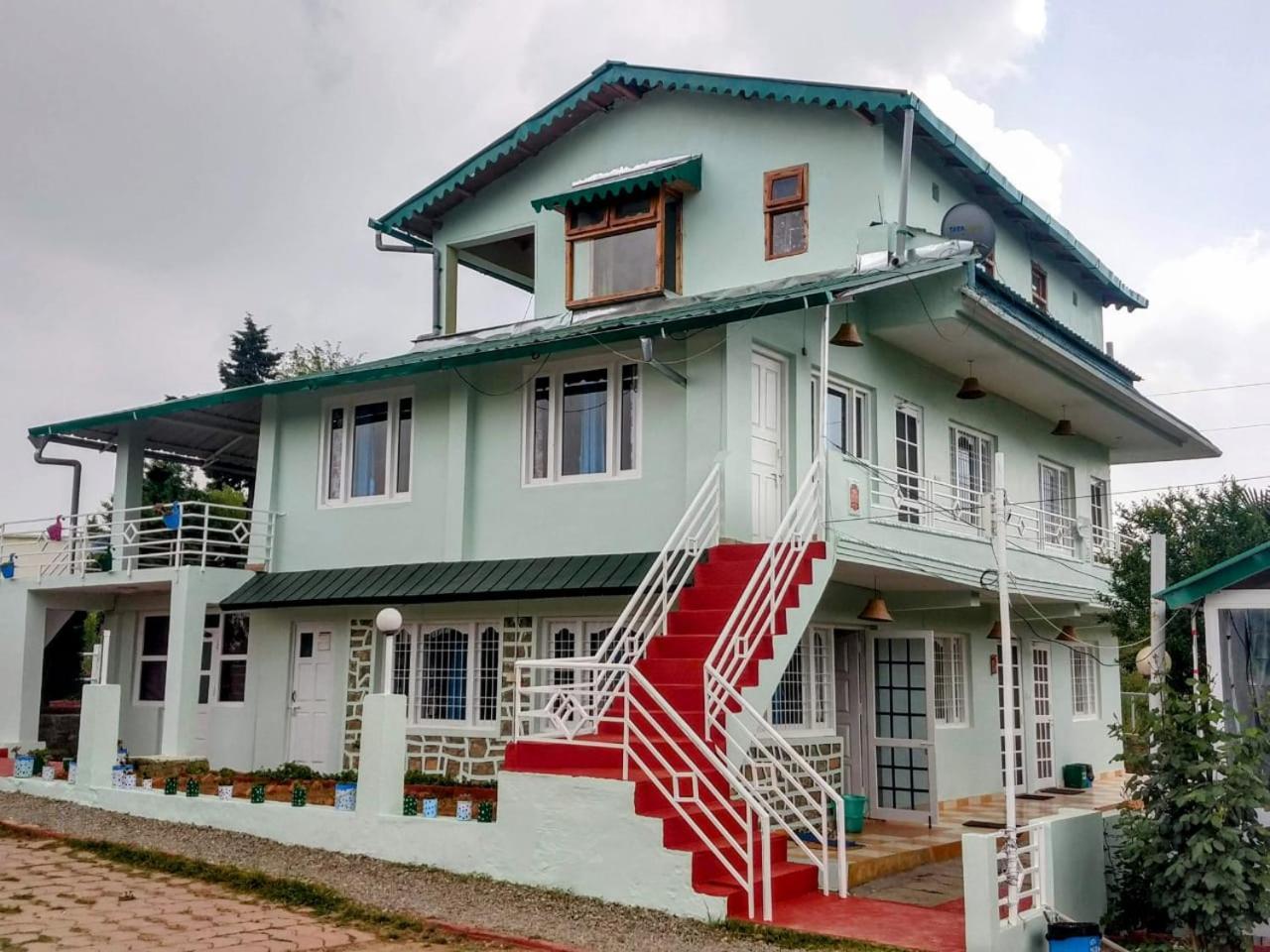 Chirping Orchard, Mukteshwar Bed & Breakfast Luaran gambar